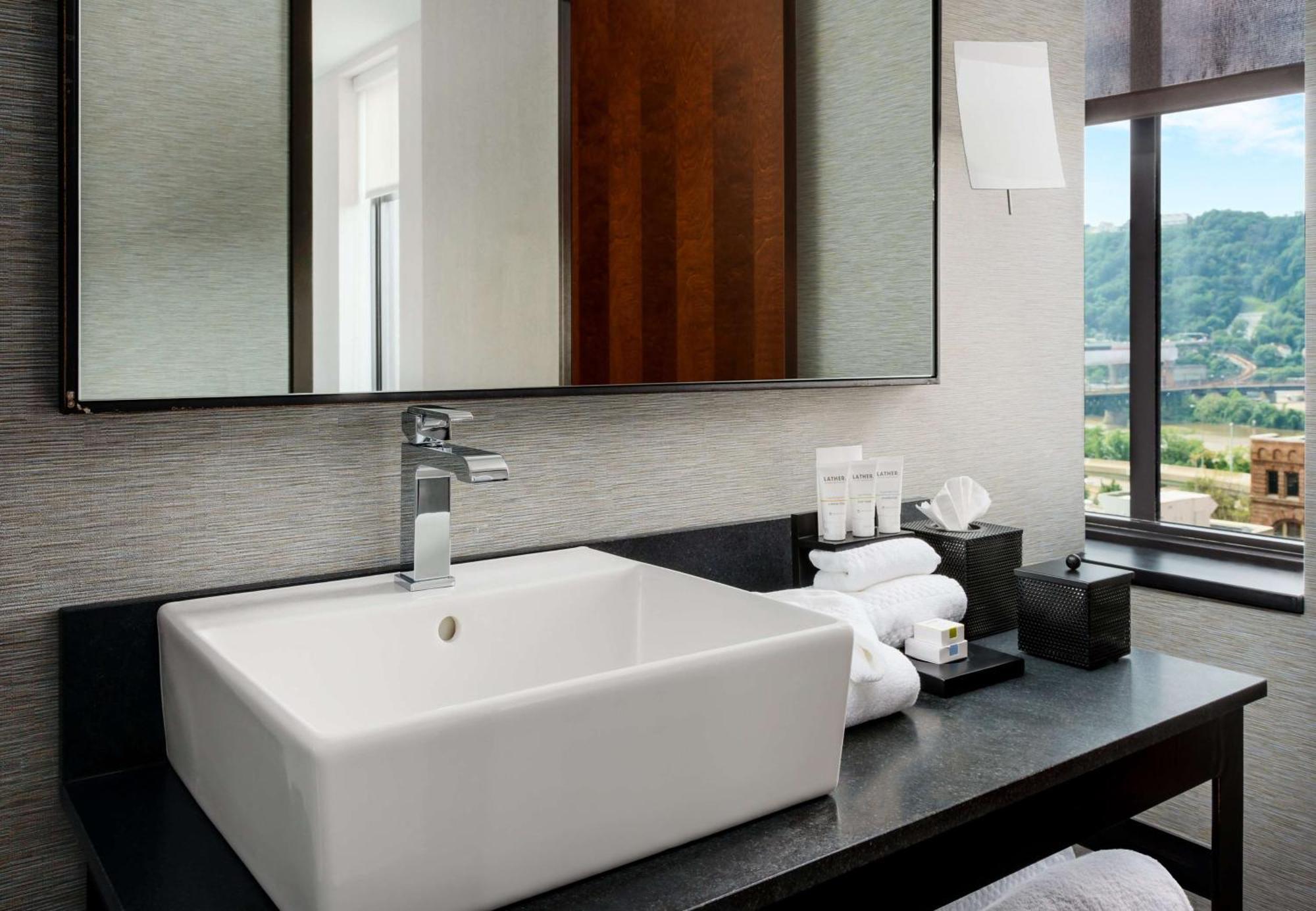 Joinery Hotel Pittsburgh, Curio Collection By Hilton Exterior foto